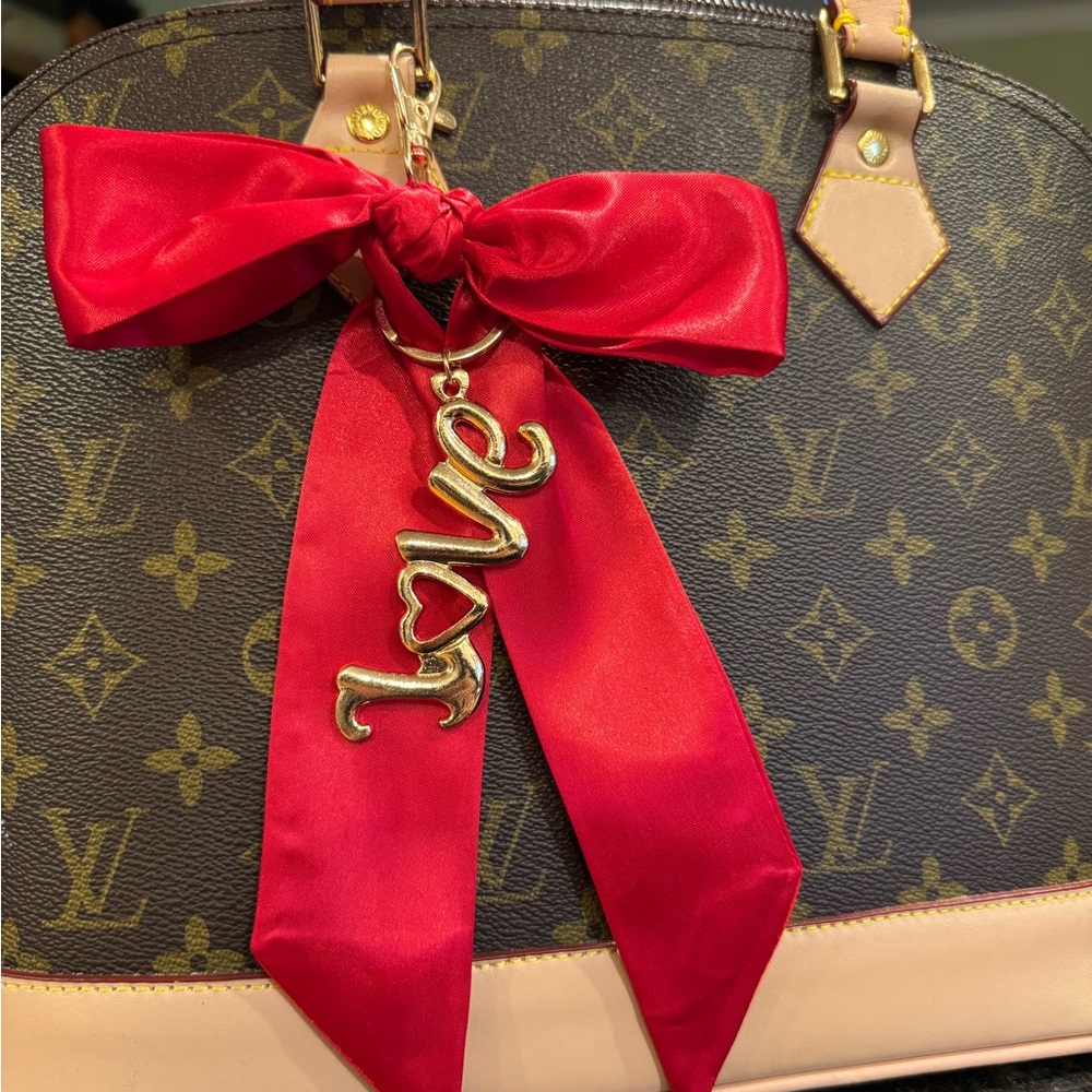Purse scarf BOW charm solid red gold ❤️ LOVE clip on your bag  stunning !